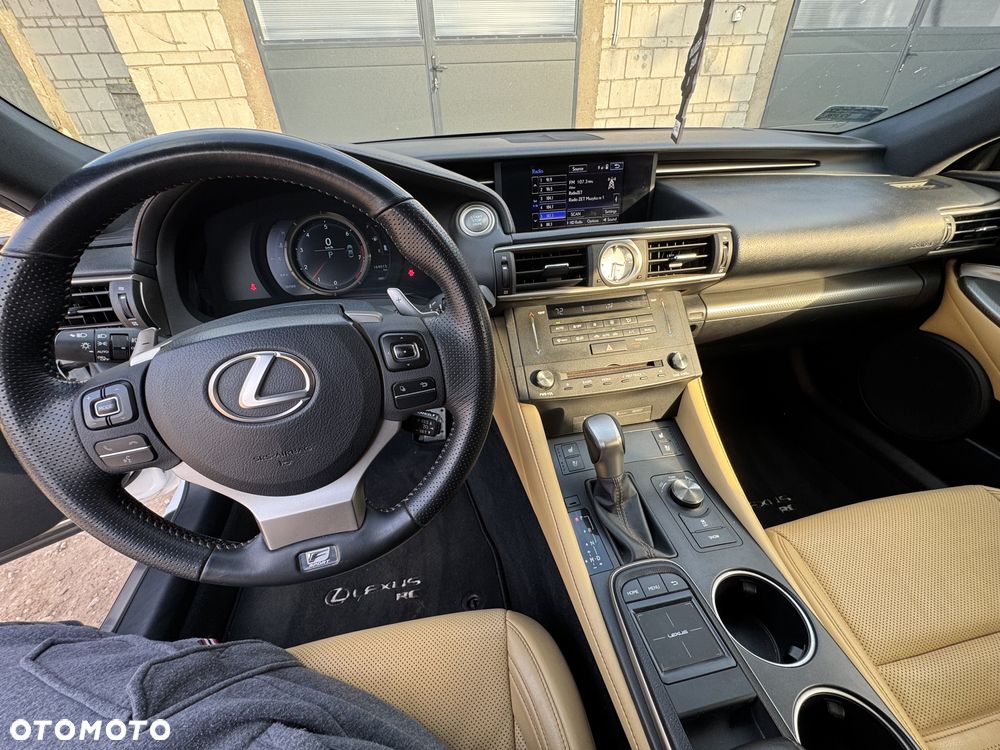 Lexus RC - 9