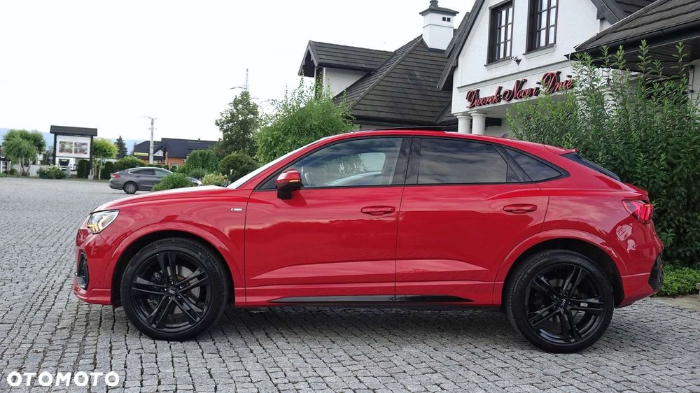 Audi Q3 Sportback - 12