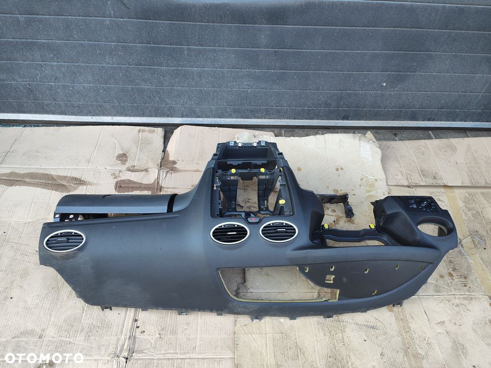 DESKA ROZDZIELCZA FORD FOCUS MK2 - 2