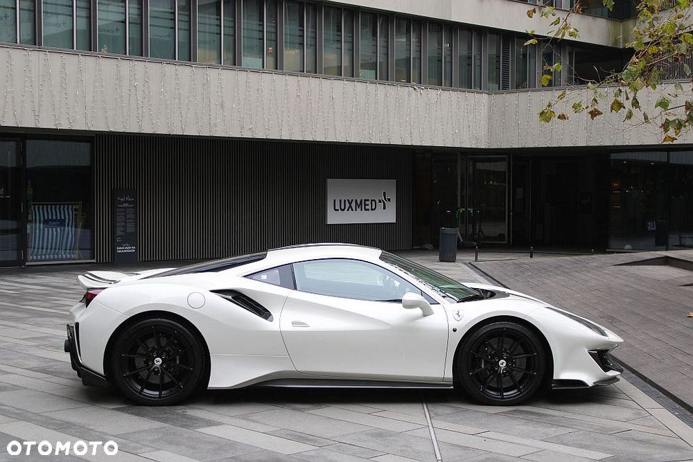 Ferrari 488 Pista - 6