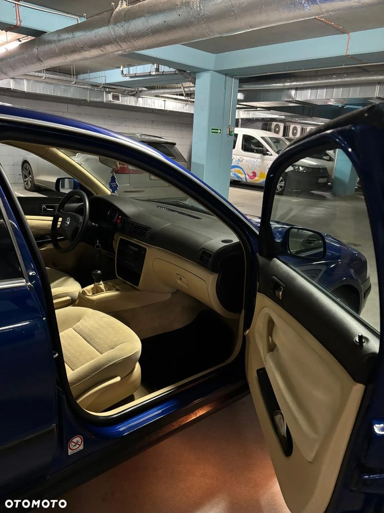 Volkswagen Passat 2.0 Basis - 9