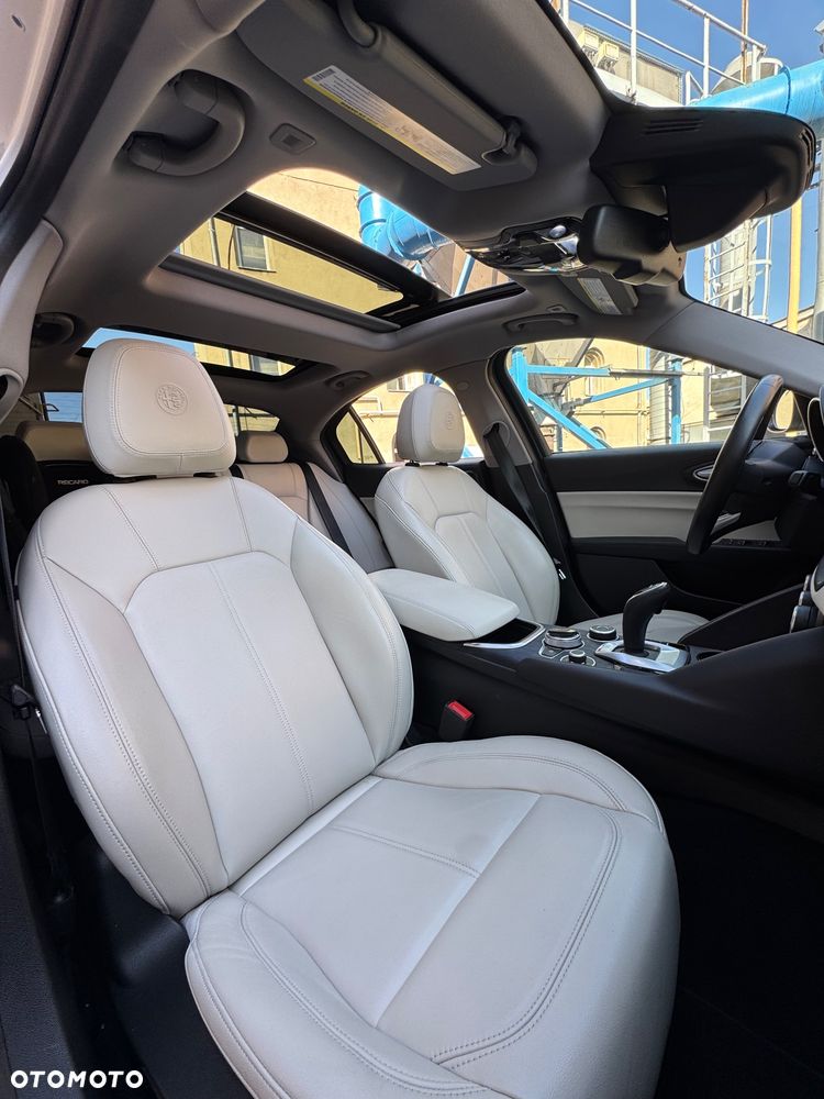 Alfa Romeo Giulia - 21