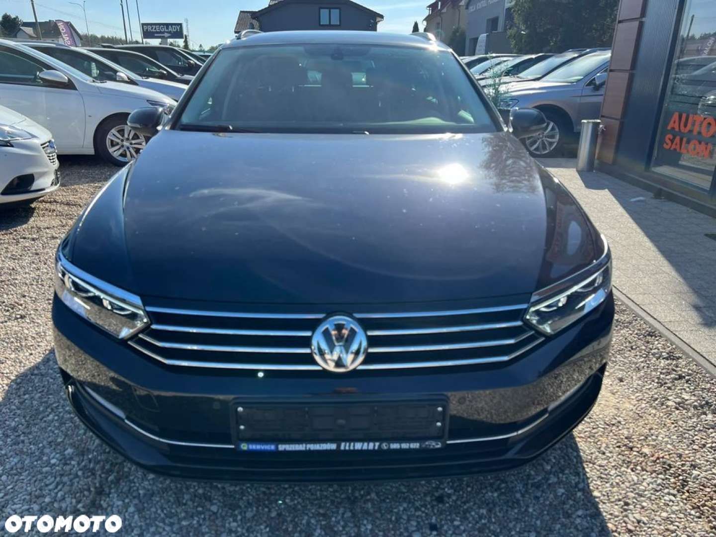 Volkswagen Passat - 1
