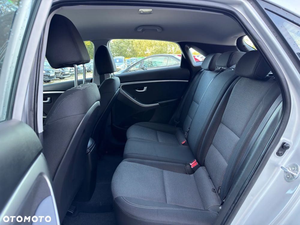 Hyundai i30 1.6 GDI Premium - 29