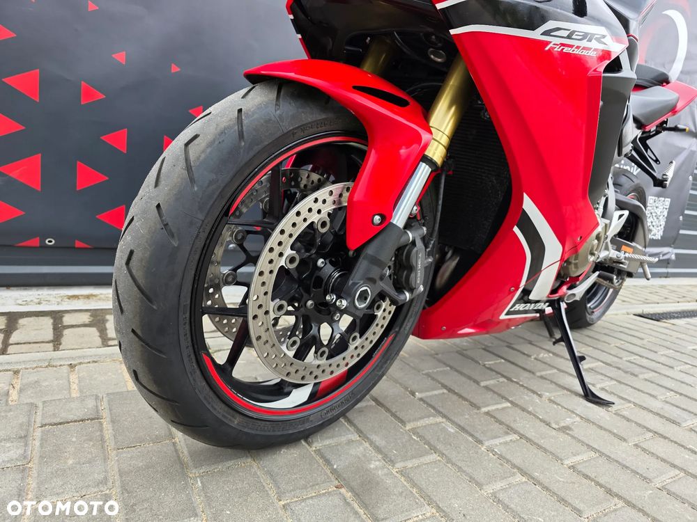 Honda CBR - 24