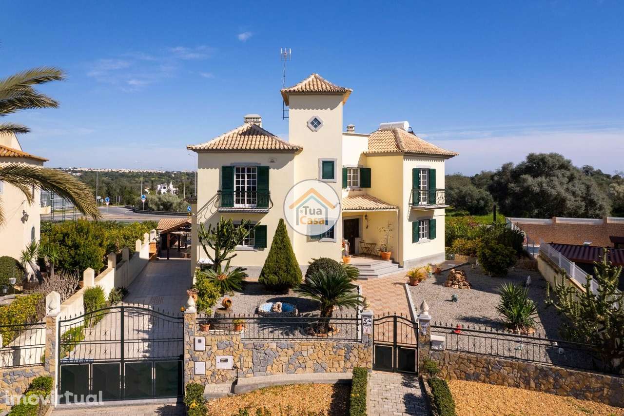 Incrível Villa T5 com Terreno de 830 m2 - Grande imagem: 2/57