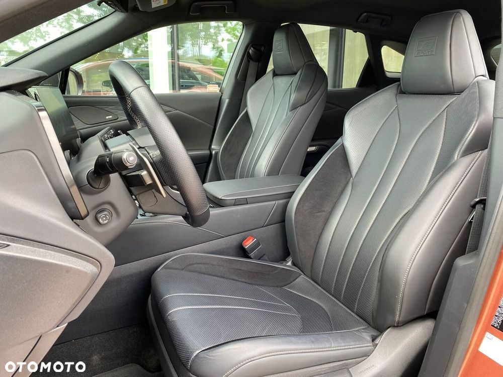 Lexus RX - 6