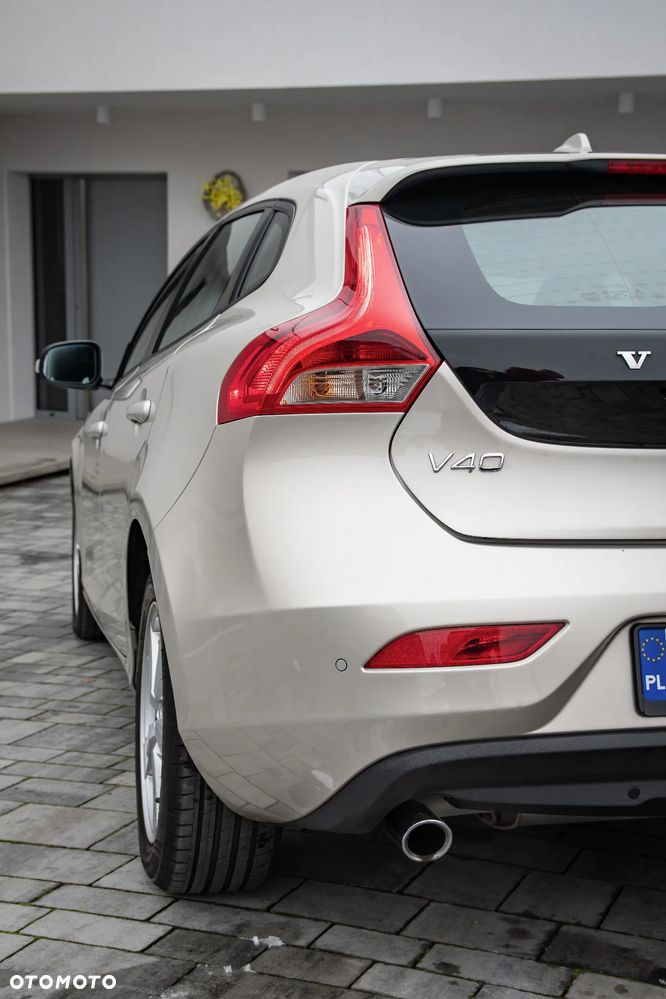 Volvo V40 D2 Kinetic - 16