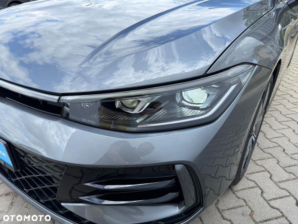 Volkswagen Passat - 8