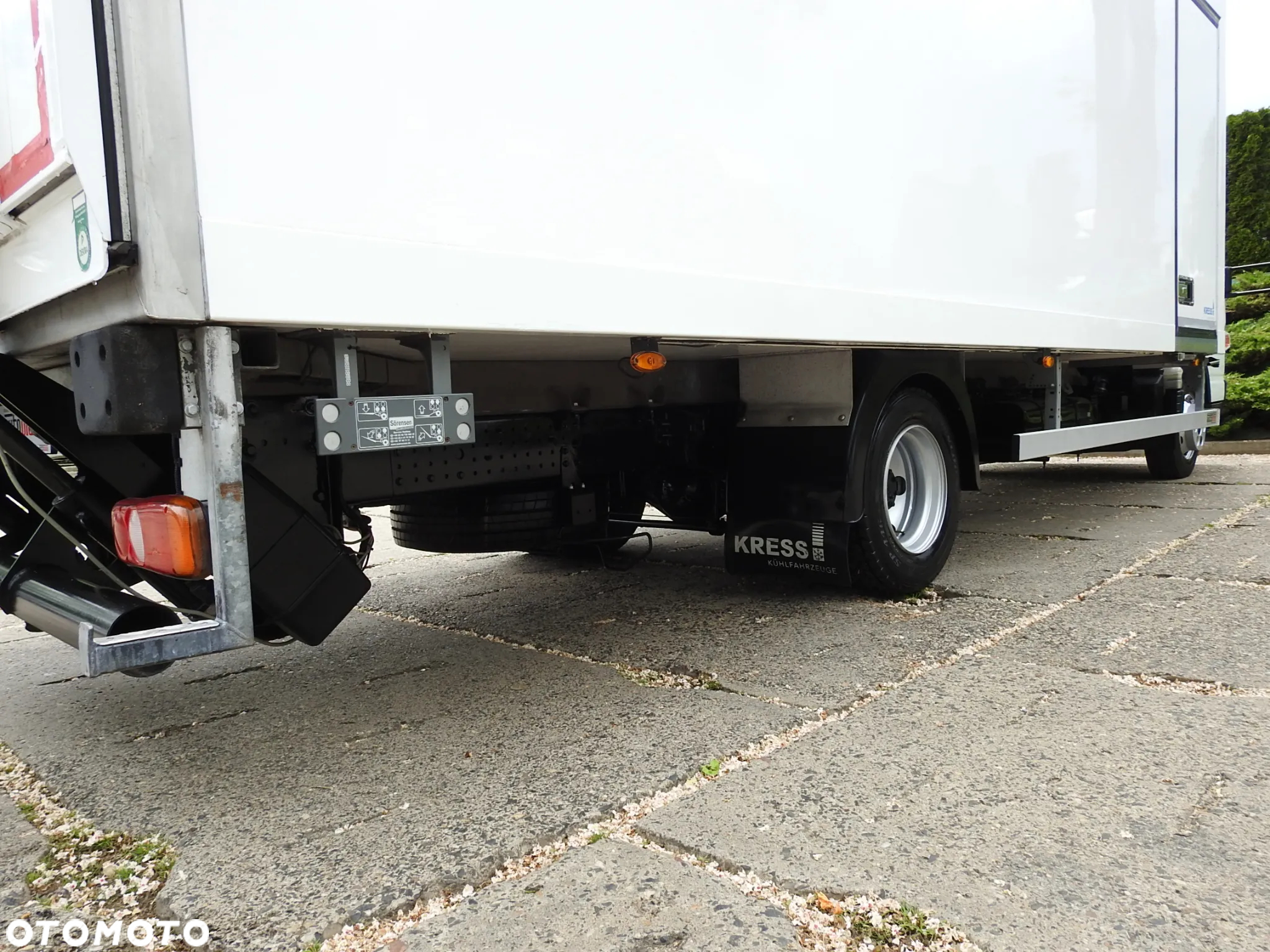 Mitsubishi CANTER FUSO 7C15 KONTENER CHŁODNIA WINDA 14 PALET -4*C ZASILANIE 230V KLIMATYZACJA AUTOMATYCZNA SKRZYNIA 150KM  [1866] - 17