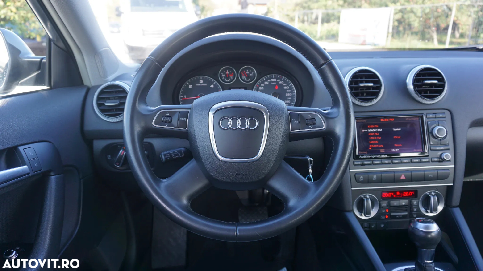 Audi A3 1.6 TDI Sportback DPF S tronic Attraction - 15