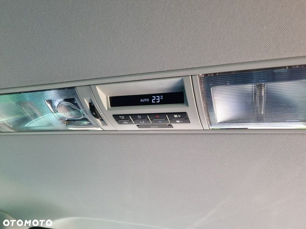 Volkswagen Multivan - 18