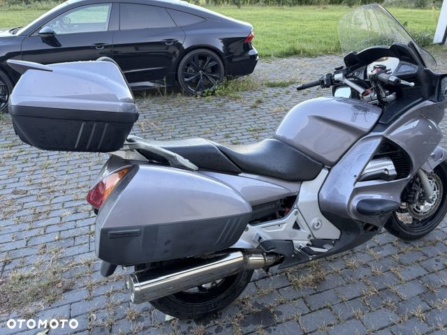 Honda ST - 6