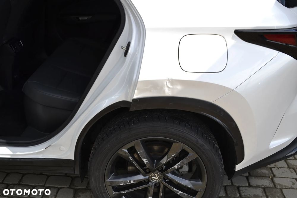 Lexus NX 350h Business AWD - 15