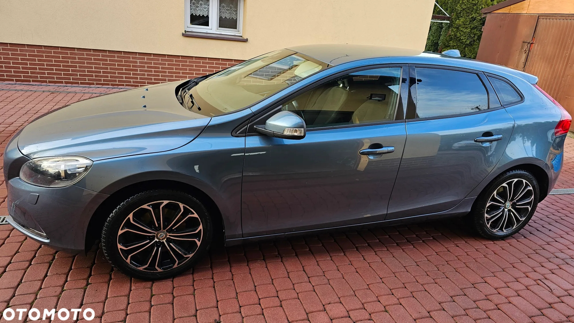 Volvo V40 T3 Momentum - 21