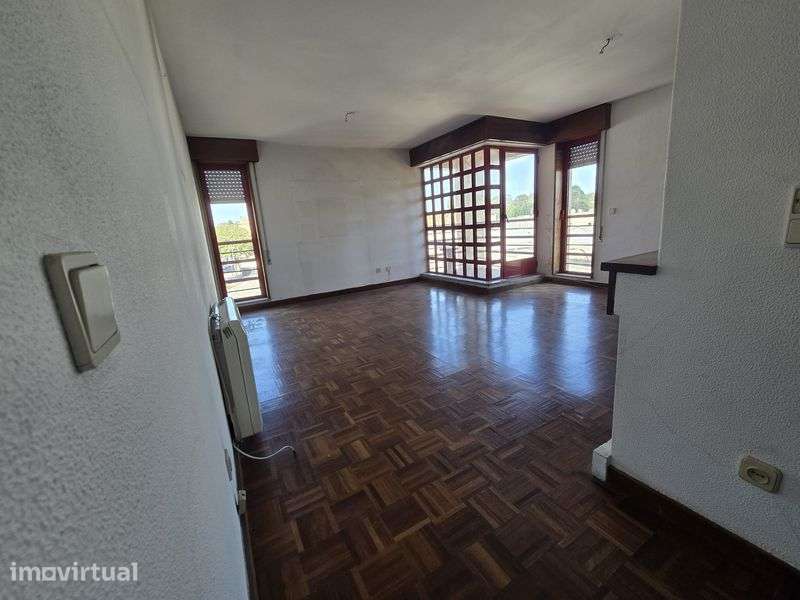 Apartamento T3 à venda na Placeta Duare Lobo, 517 - Grande imagem: 2/12