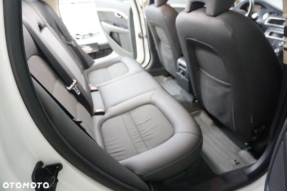 Volvo V70 2.0D Kinetic - 21