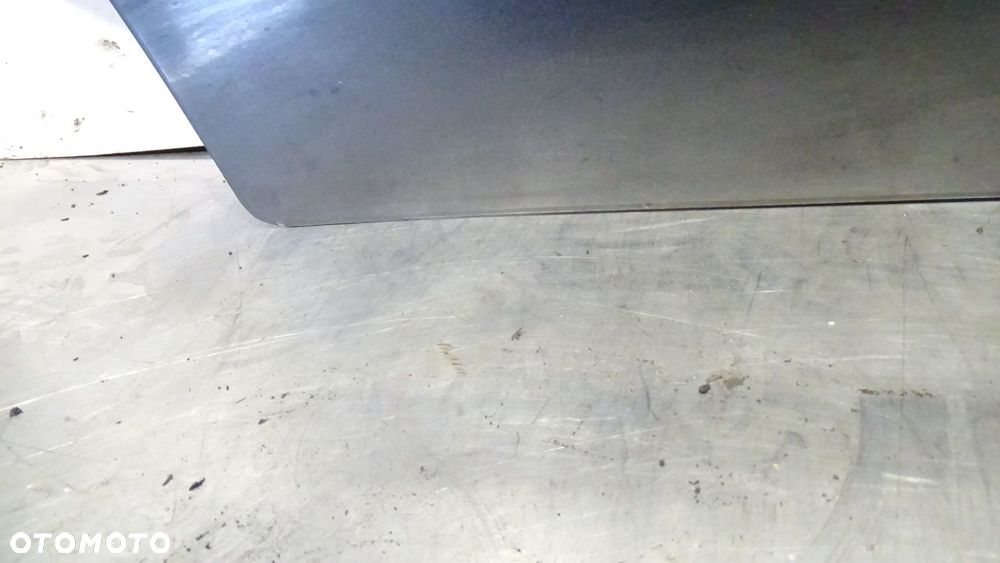 DRZWI PRAWY TYŁ LEXUS IS200 2.0 - 7