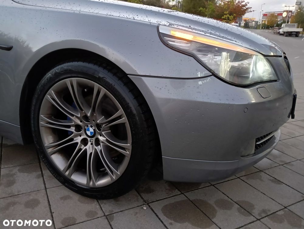 BMW Seria 5 525d Touring - 10