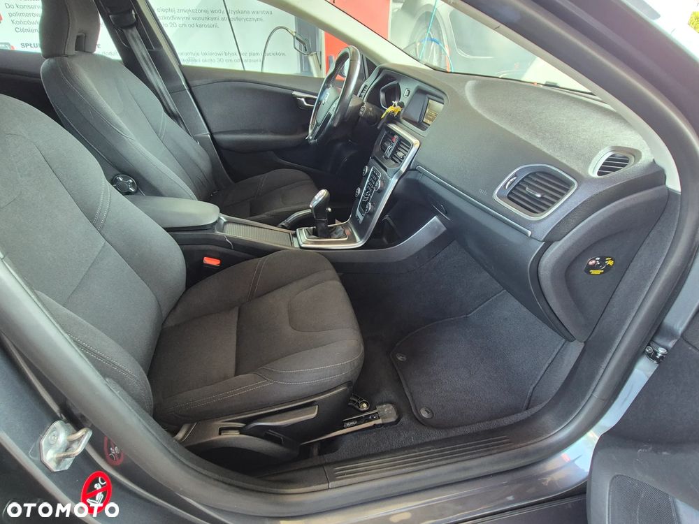 Volvo V40 D2 Momentum - 31