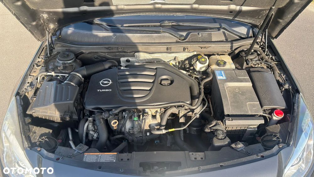 Opel Insignia 2.0 Turbo - 9