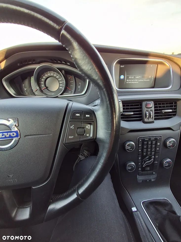 Volvo V40 D2 - 13