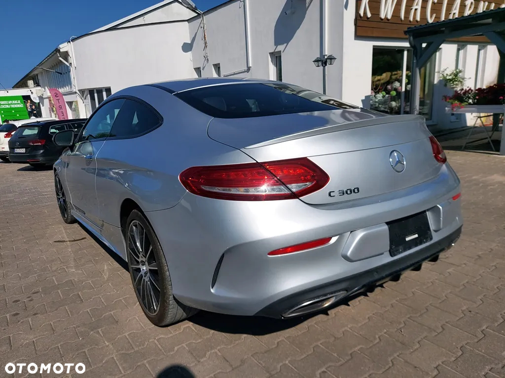Mercedes-Benz Klasa C 300 Coupe 9G-TRONIC AMG Line - 21
