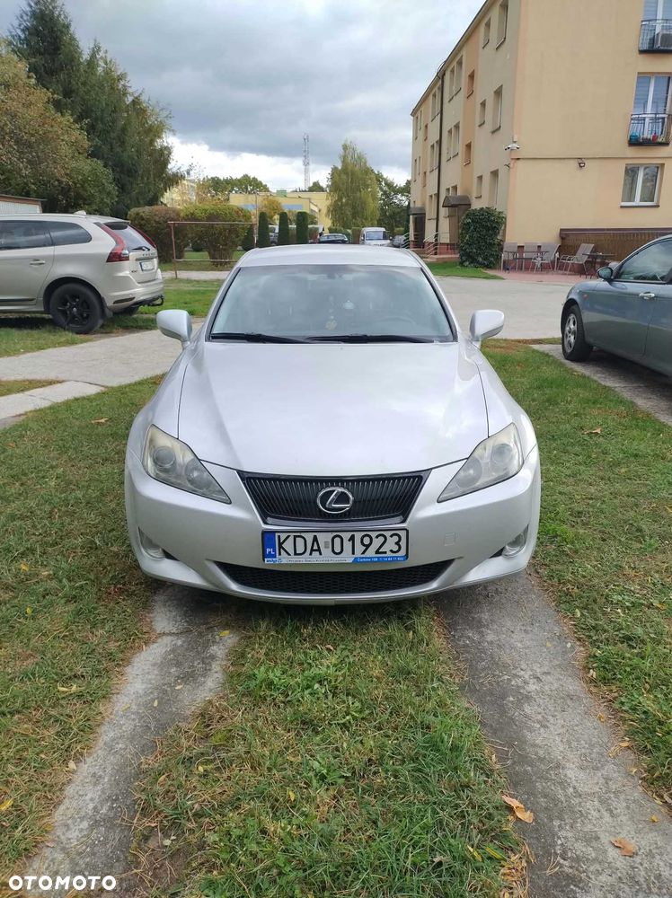 Lexus IS