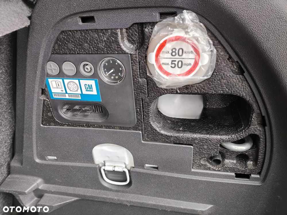 Opel Corsa 1.2 16V Easytronic Cosmo - 24