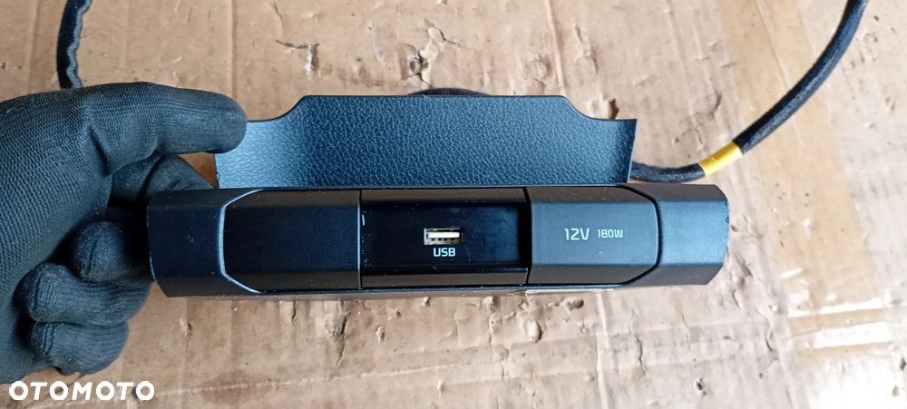 Gniazdo złącze USB Kia Picanto III Lift 84620-G6220CA - 5