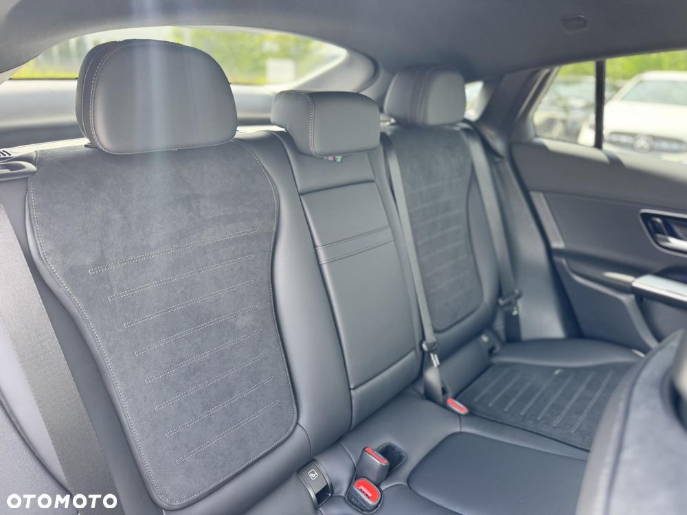 Mercedes-Benz GLC 300 e PHEV 4-Matic AMG Line - 18