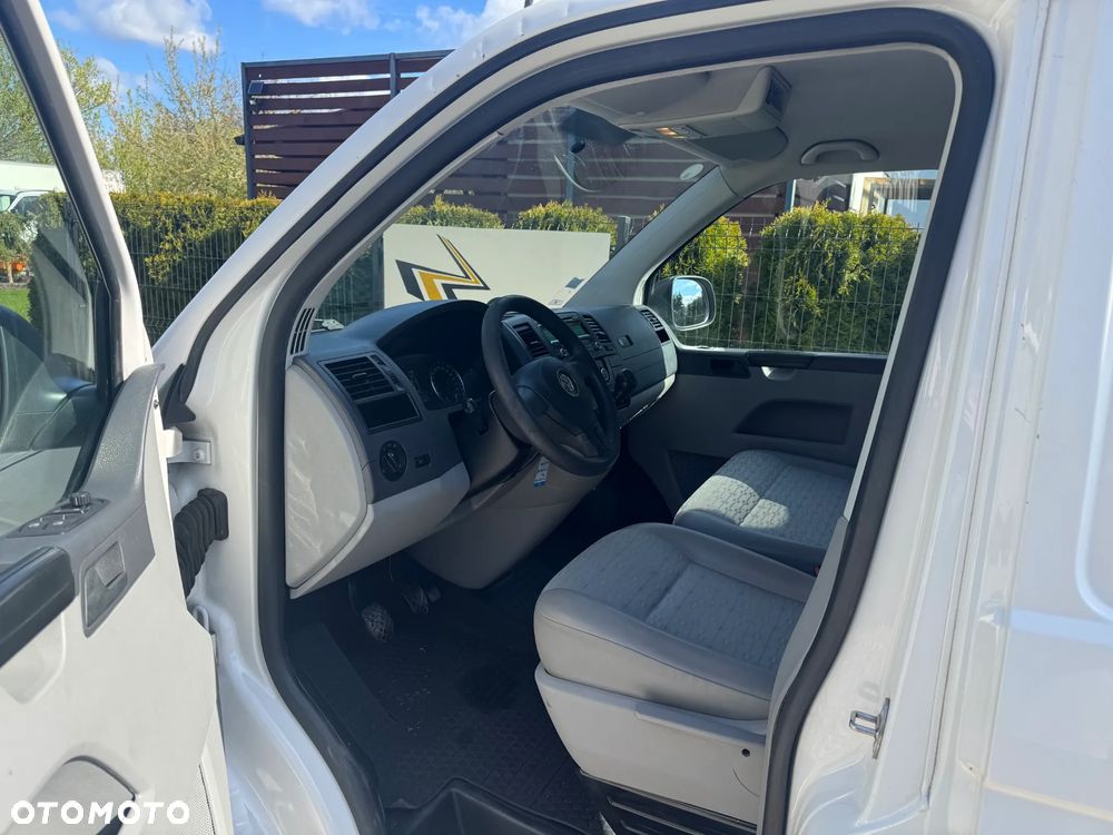 Volkswagen VW Transporter T5 LIFT**2.0 TDI Common Rail**Klimatyzacja**Sprowadzony - 10