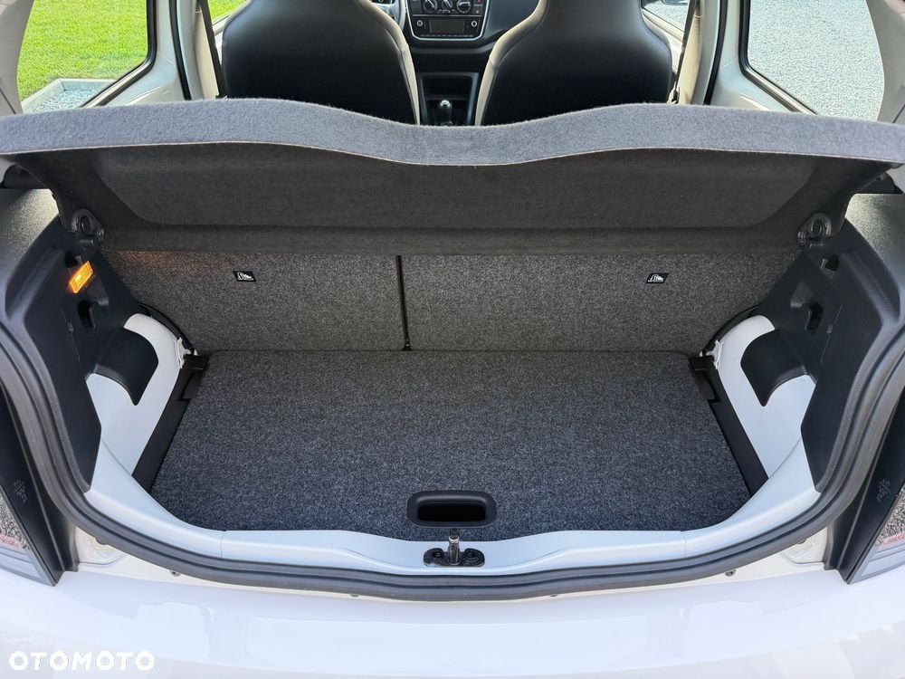 Volkswagen up! Standard - 13