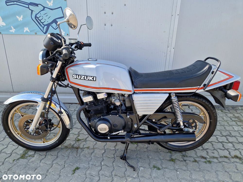 Suzuki GSX - 23