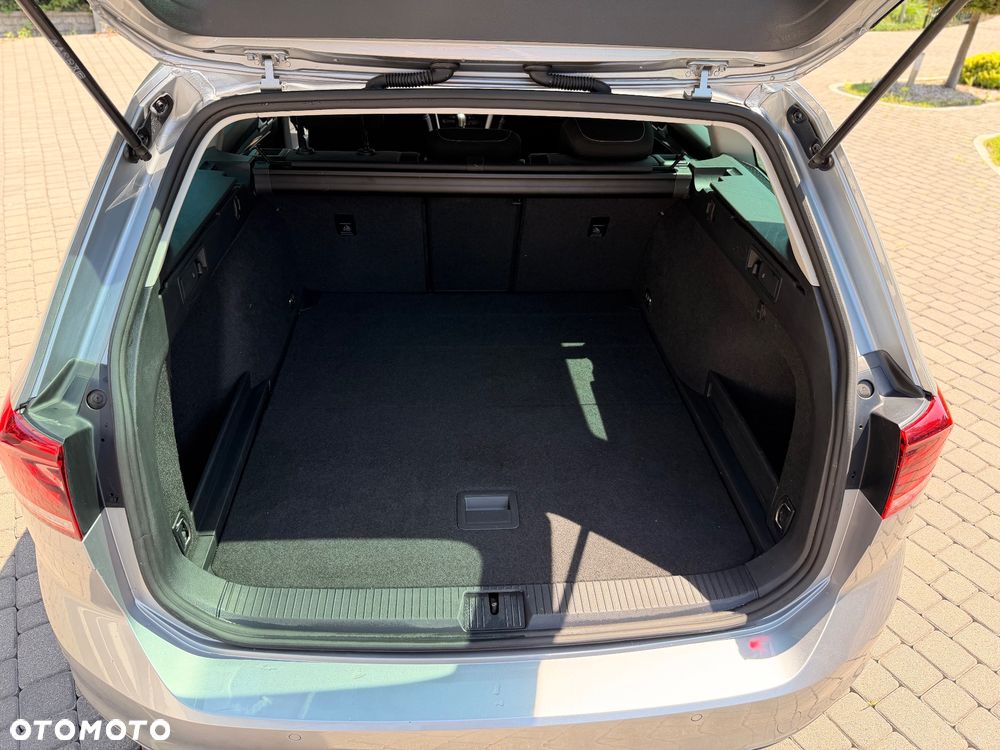 Volkswagen Passat 2.0 TDI SCR DSG Elegance - 16