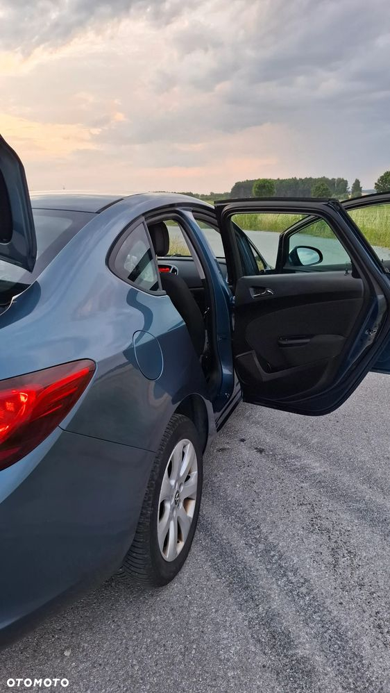 Opel Astra III 1.6 - 9