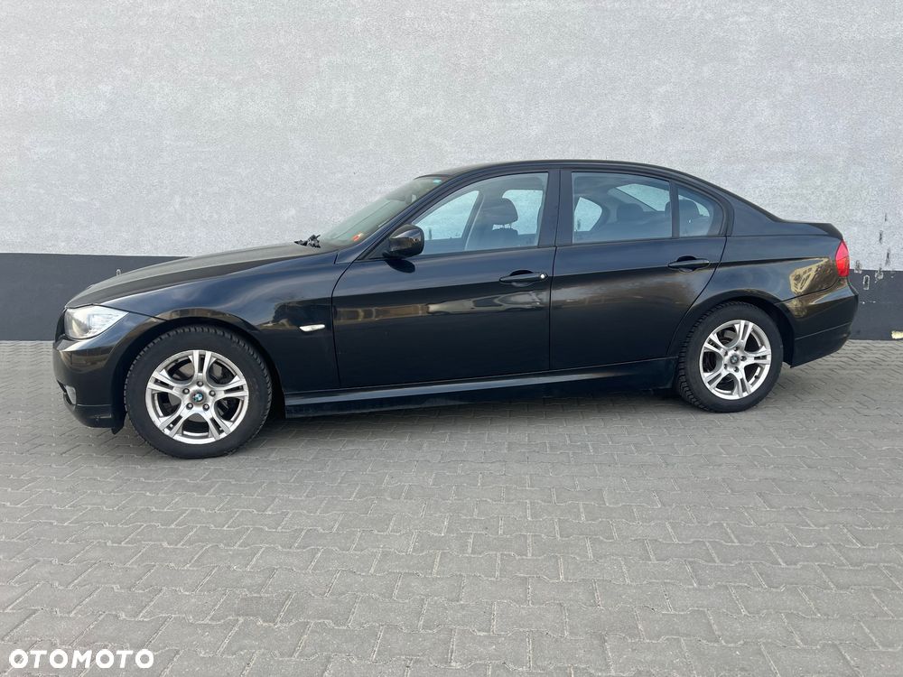 BMW Seria 3 318i - 4