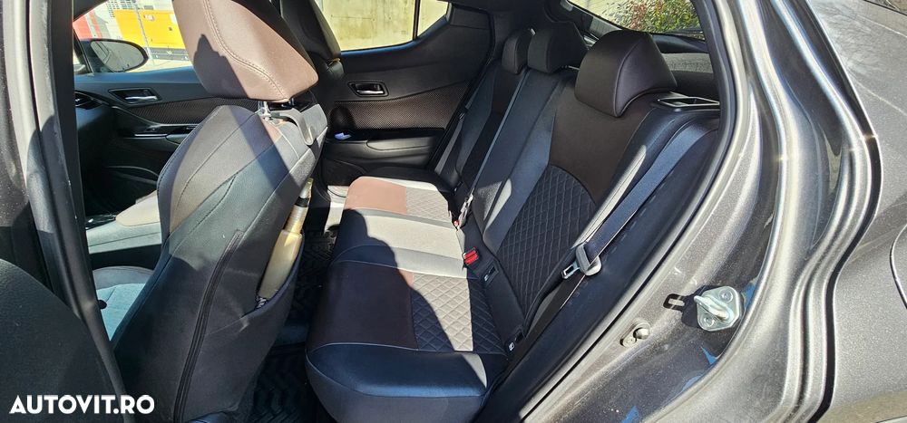 Toyota C-HR - 11