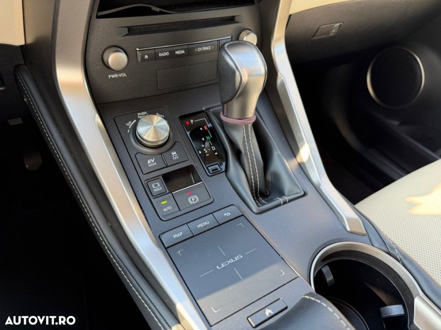 Lexus Seria NX 300h AWD Business - 19