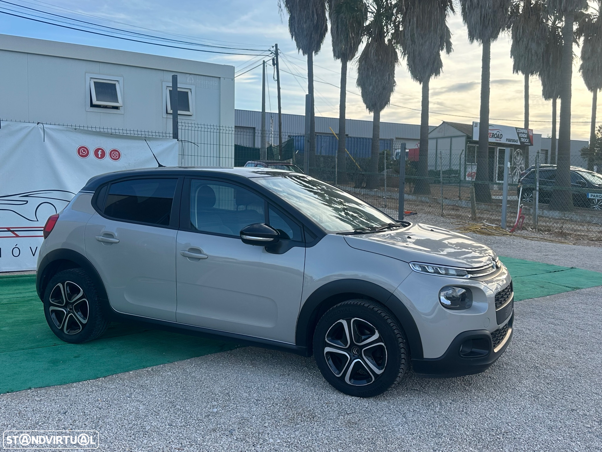 Citroën C3 1.2 PureTech Shine - 4