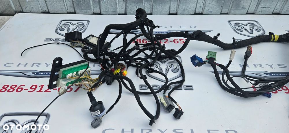 Dodge Durango III LIFT 2021- Instalacja deski Wiązka kokpitu pod dużą nawigację Instalacja radia  Kostki Wtyczki Kable - 11