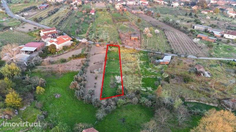Terreno rústico com 863 m², zona tranquila e de fácil acesso. - Grande imagem: 4/12