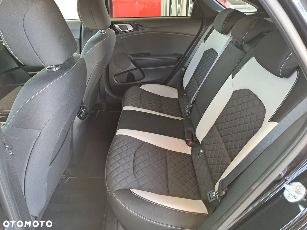 Kia ProCeed 1.5 T-GDI GT Line - 33
