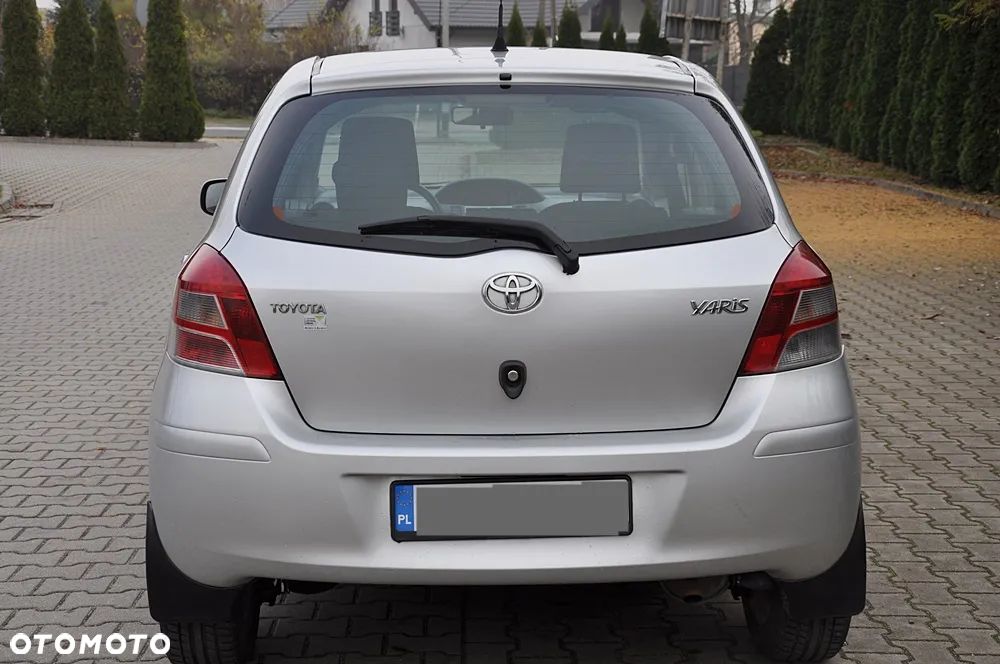 Toyota Yaris 1.33 Prestige - 9