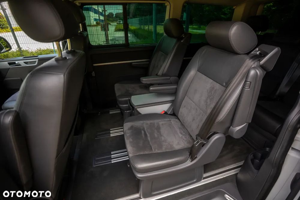 Volkswagen Multivan - 11