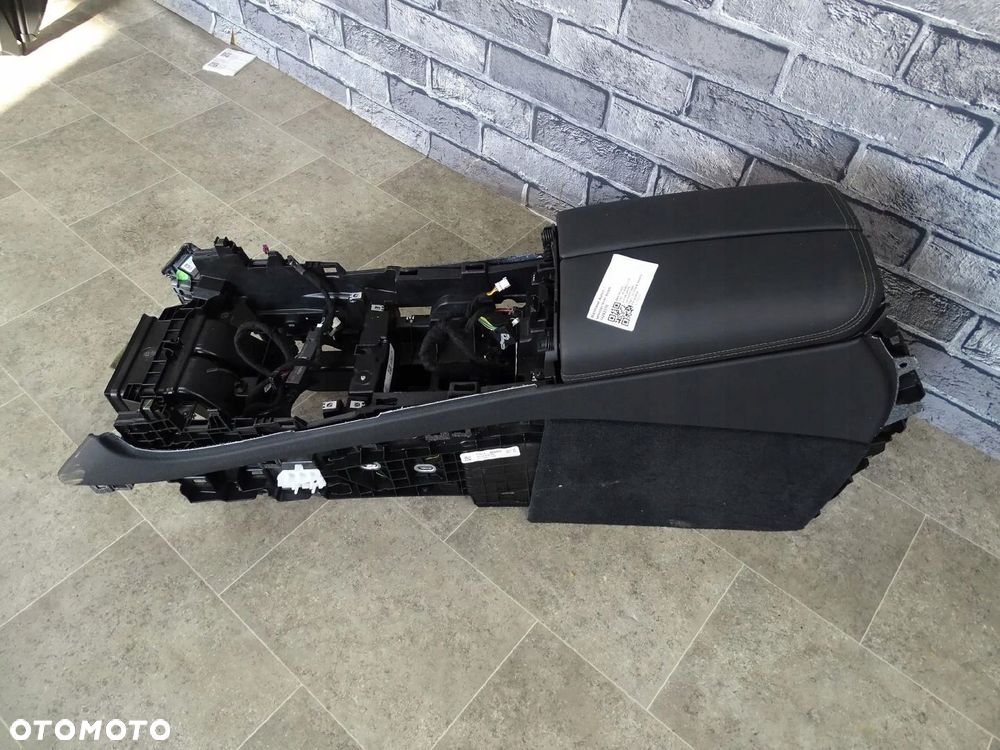 TUNEL ŚRODKOWY PODŁOKIETNIK SCHWARZ BMW G05 X5 G06 X6 - 2