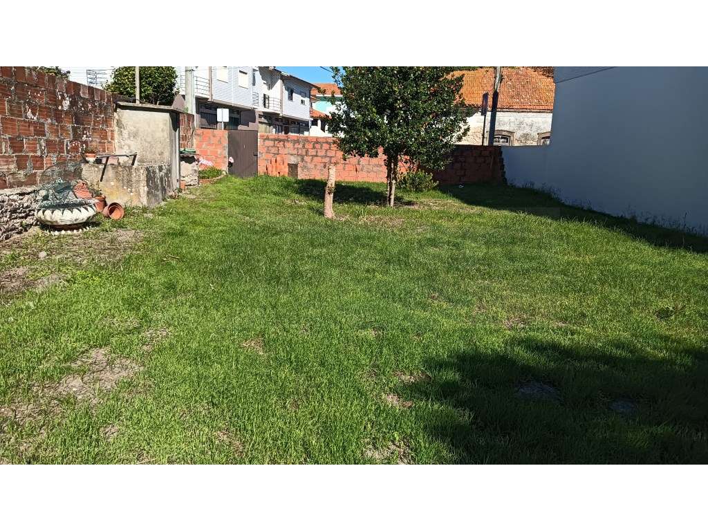 Espaçoso terreno para construção no coração da cidade - Ílhavo - Grande imagem: 4/5