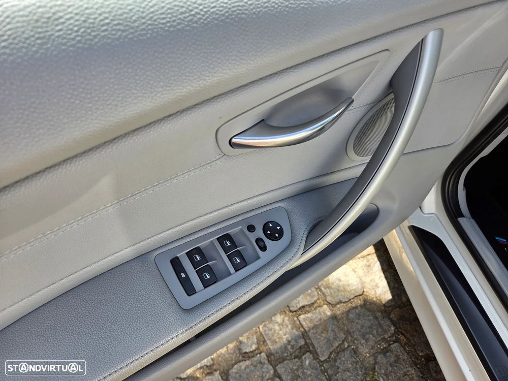 BMW 118 iA - 21