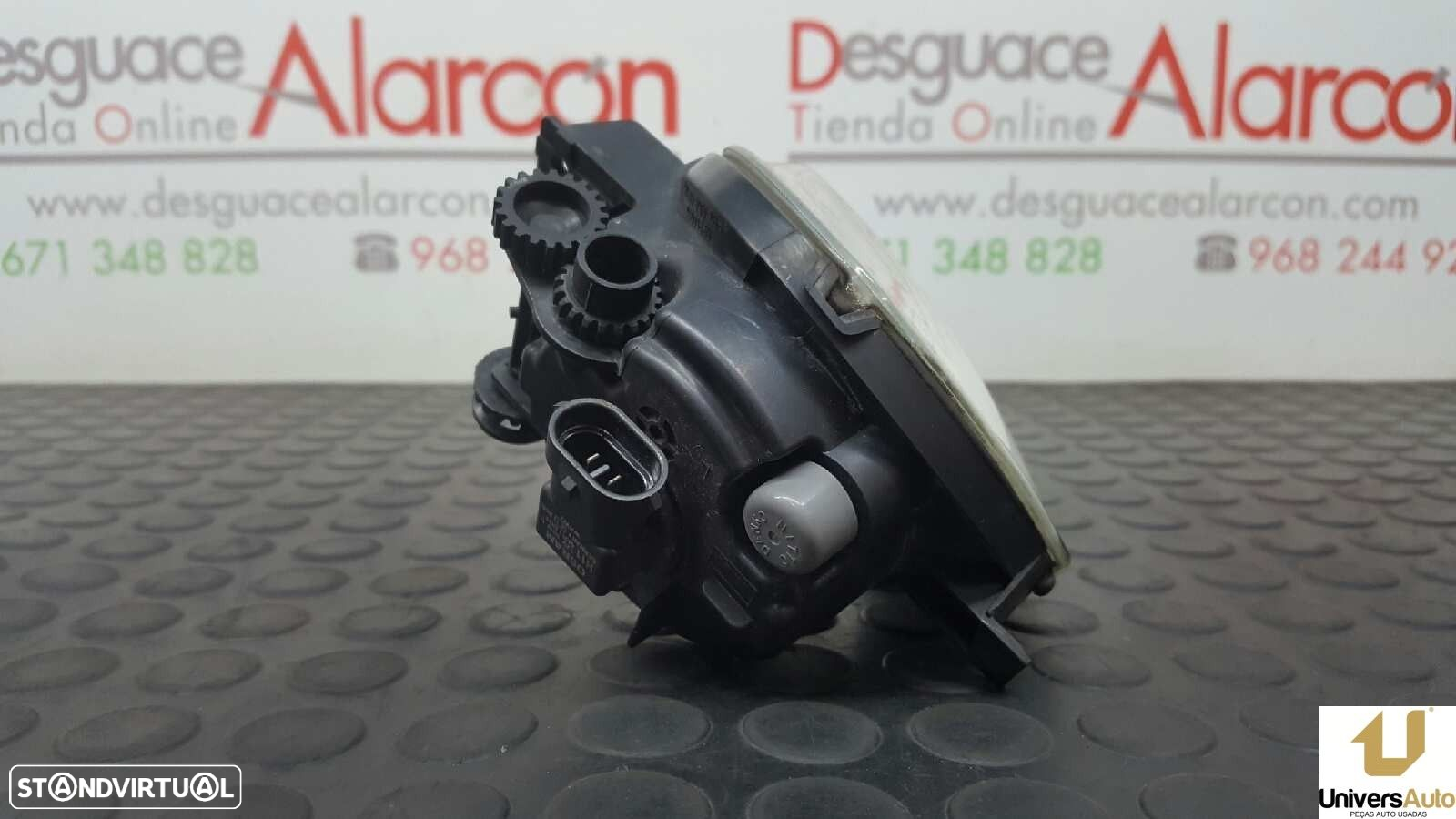 FAROL DE NEVOEIRO ESQUERDO VOLKSWAGEN TOUAREG (7LA) TDI V6 - 2