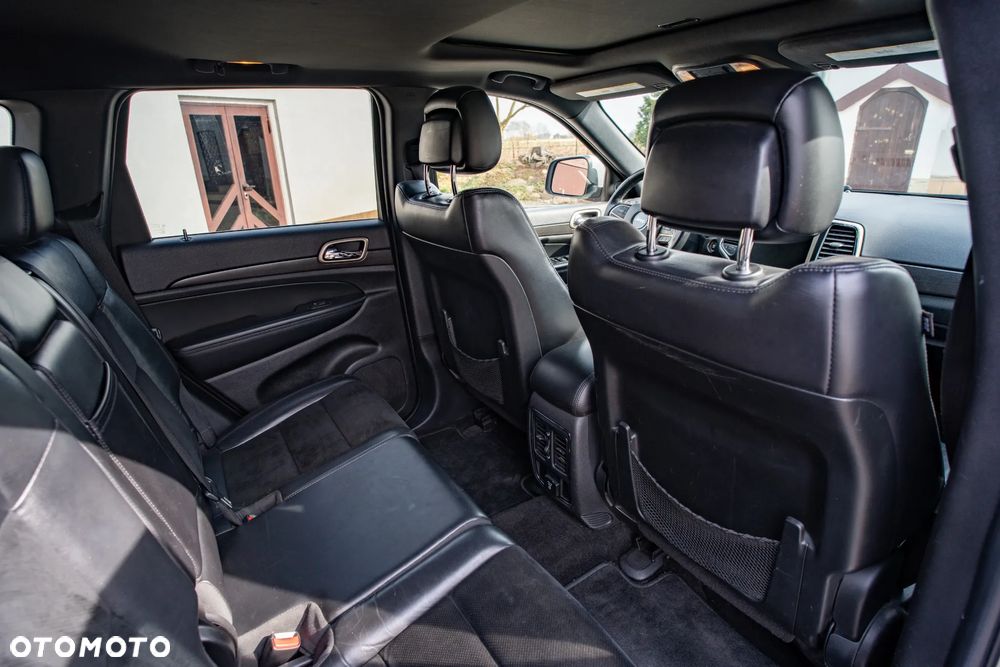 Jeep Grand Cherokee - 16